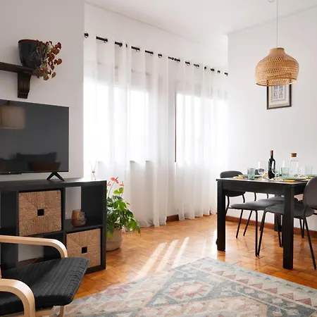 ! Luminous 2br Floor ! Praça Da República *