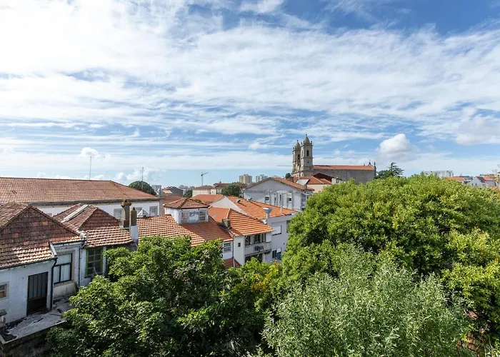 ! Luminous 2br Floor ! Praca Da Republica Oporto