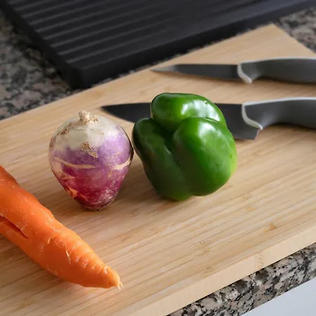 ! Luminous 2br Floor ! Praca Da Republica דירה פורטו