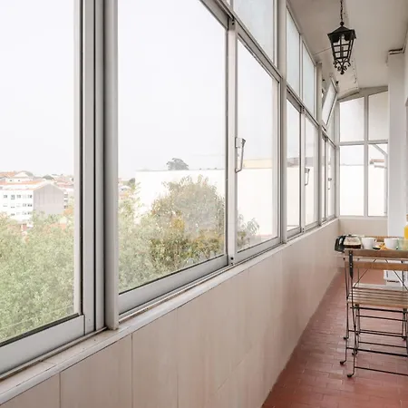 ! Luminous 2br Floor ! Praca Da Republica * פורטו