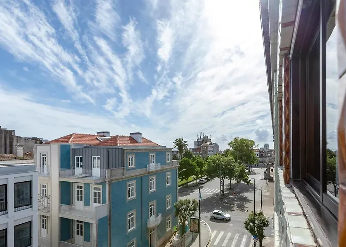 아파트 ! Luminous 2br Floor ! Praca Da Republica 포르투