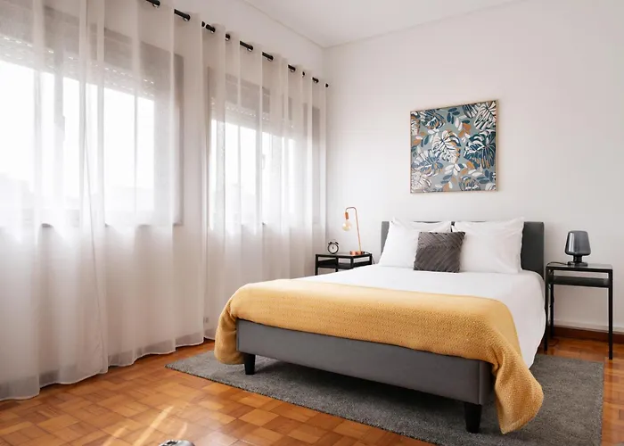 아파트 ! Luminous 2br Floor ! Praca Da Republica