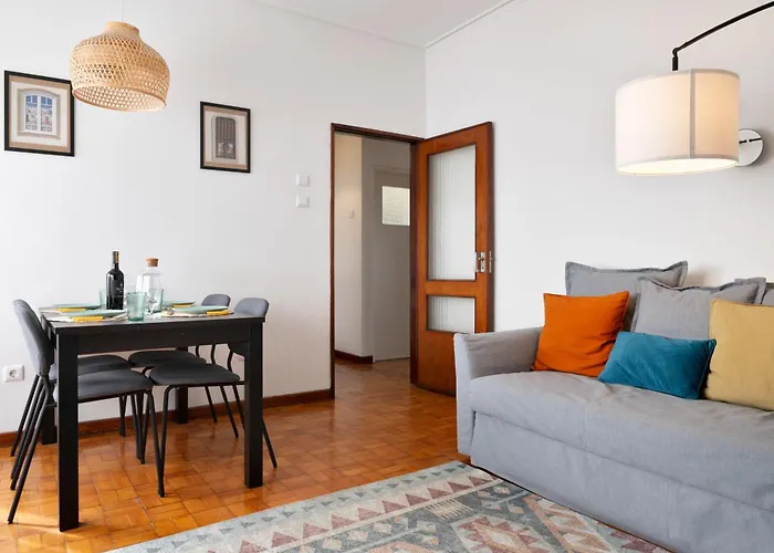 ! Luminous 2br Floor ! Praca Da Republica * 포르투