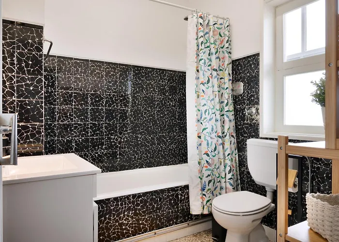 Lejlighed ! Luminous 2br Floor ! Praca Da Republica Porto