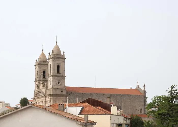 ! Luminous 2br Floor ! Praca Da Republica 포르투