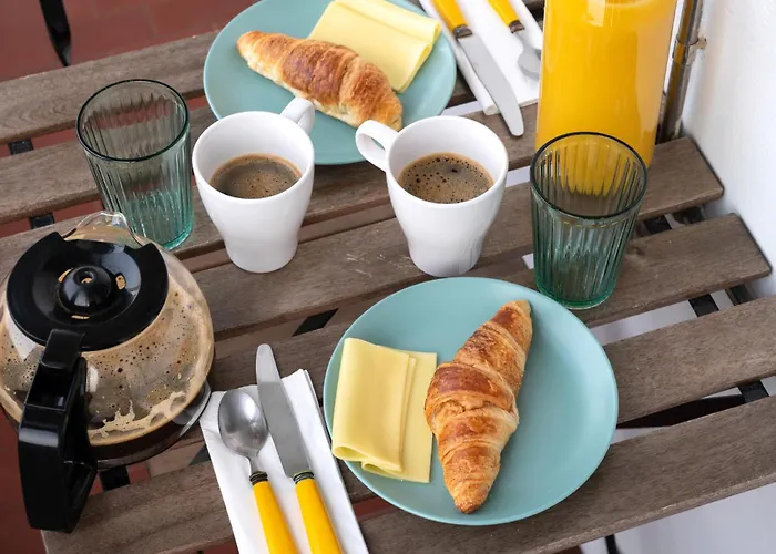 ! Luminous 2br Floor ! Praca Da Republica *