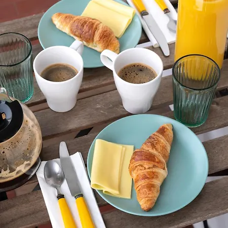 ! Luminous 2br Floor ! Praça Da República *